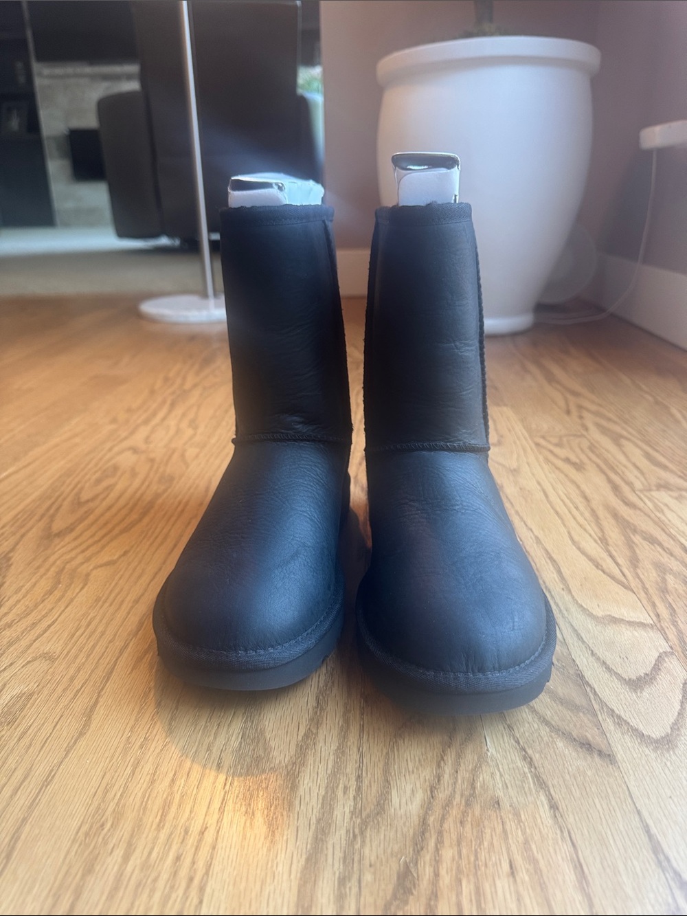 NWOT Women’s Classic Short UGG  Black Winter Boots